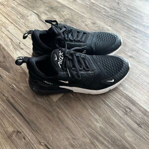 Black Nike Airmax 270